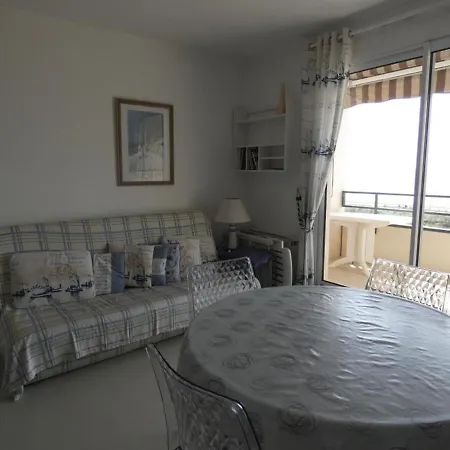 A - 5 Personnes - Face A La - Fr-1-540-217