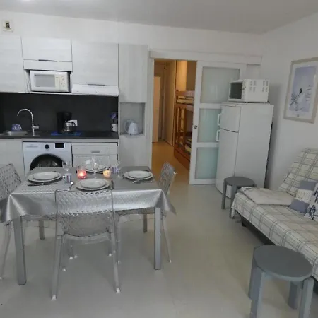 A - 5 Personnes - Face A La - Fr-1-540-217